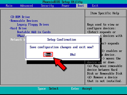 Interface de configuration du BIOS PhoenixBIOS. Dans cet exemple, le lecteur de CD-ROM a été déplacé en première position.